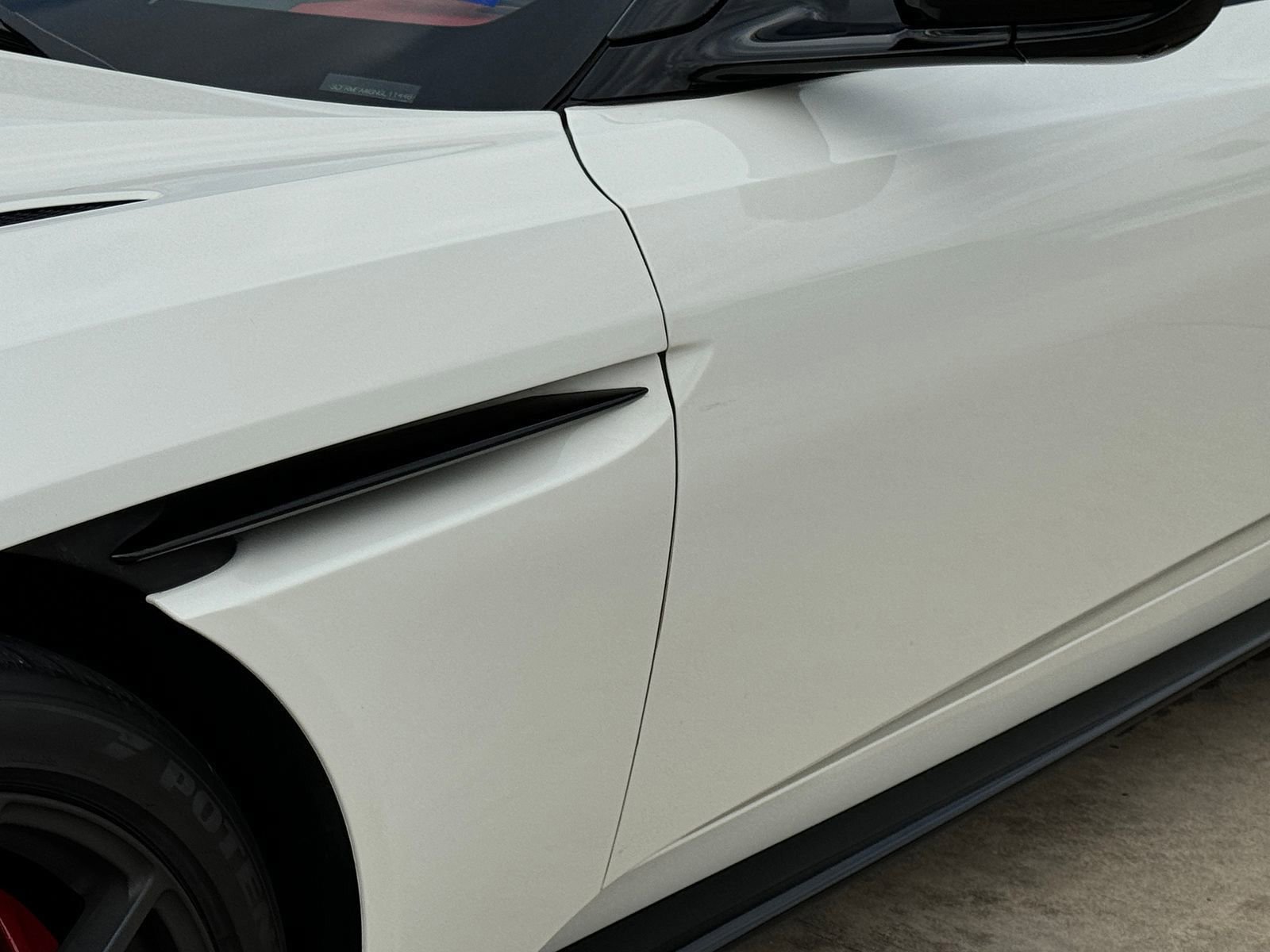 Used 2022 Aston Martin DB11 Coupe image 13