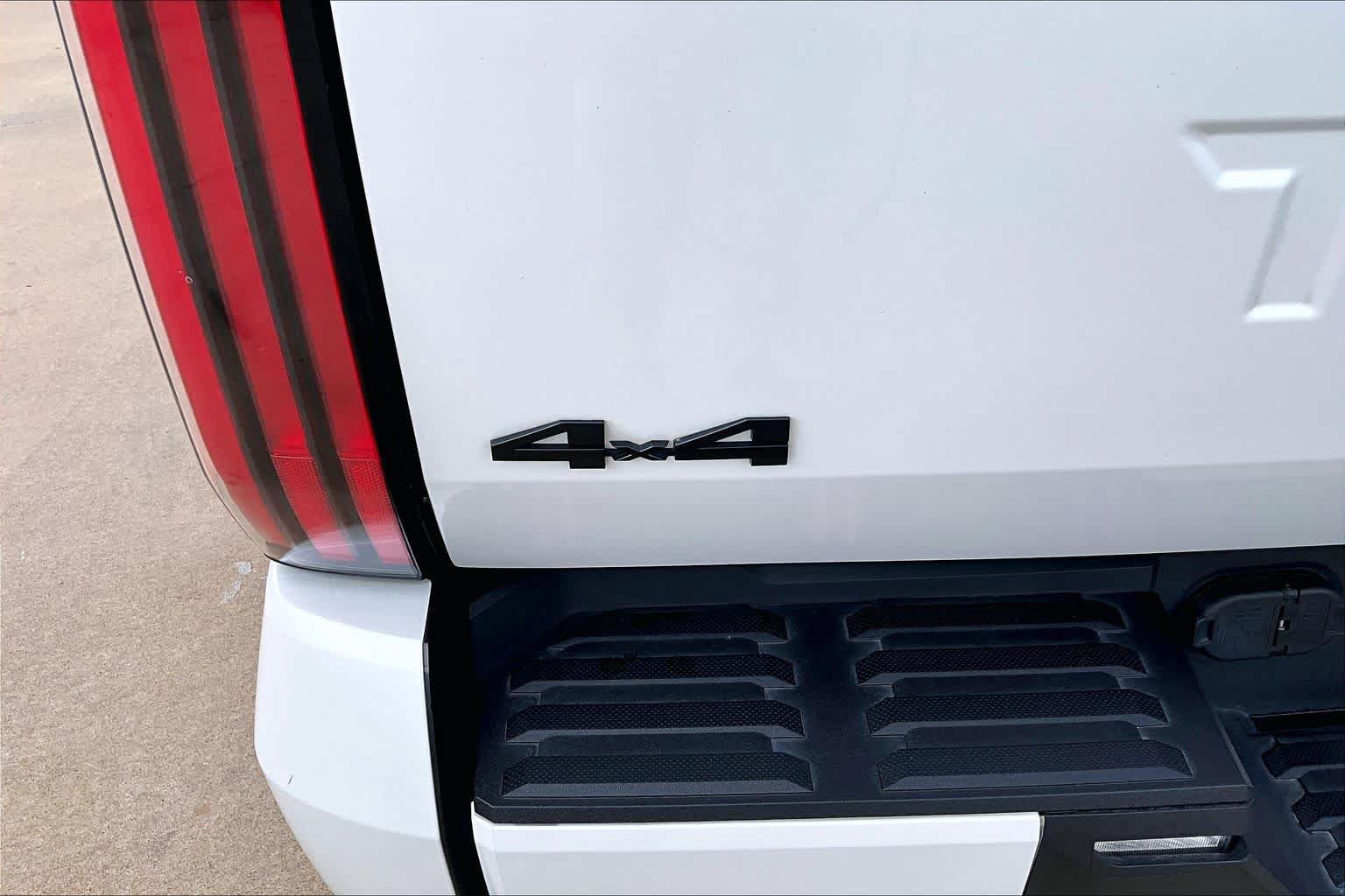 Used 2024 Toyota Tundra Platinum AWD/4WD image 10
