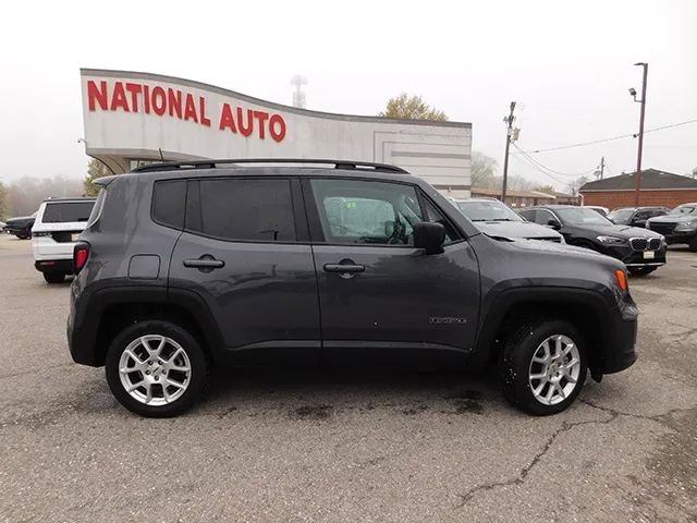 Used 2022 Jeep Renegade Latitude image 4