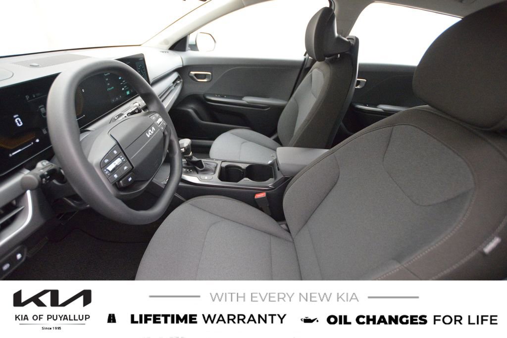 New 2025 Kia K4 LXS image 10