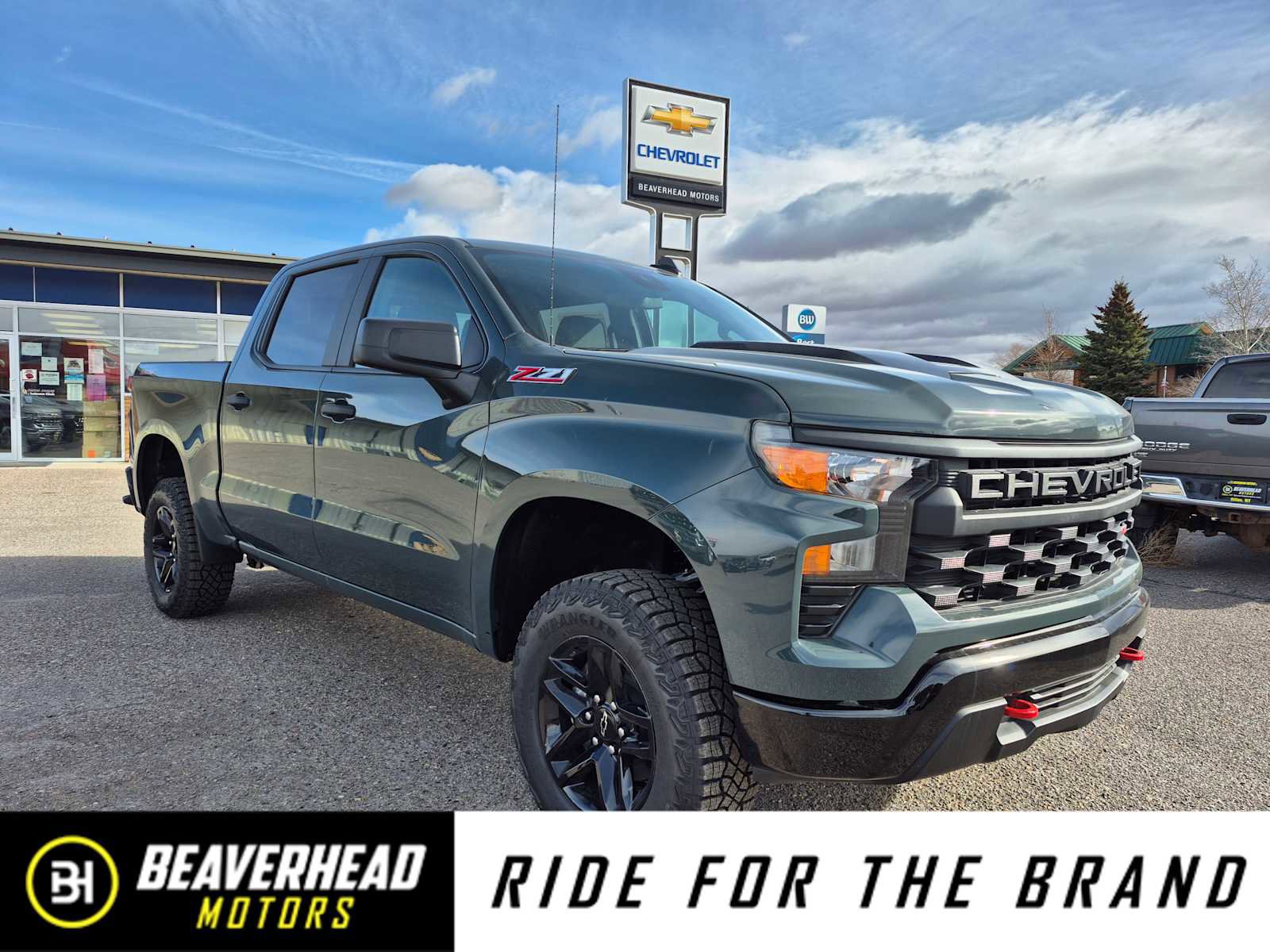 New 2026 Chevrolet Silverado 1500 Custom Trail Boss AWD/4WD image 1