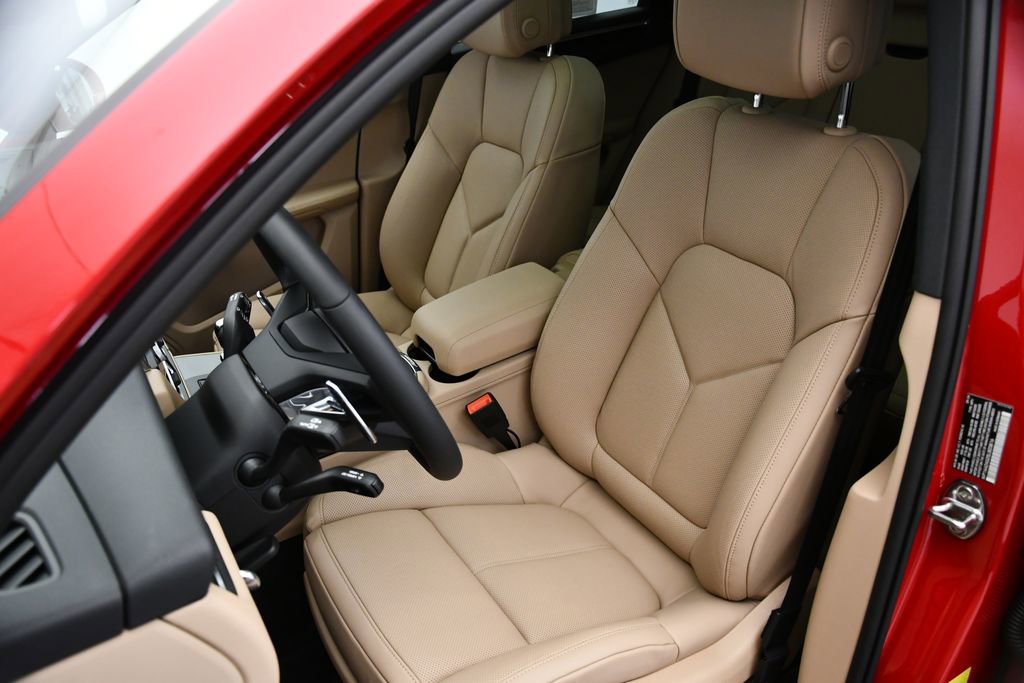 Used 2025 Porsche Macan Turbo image 37