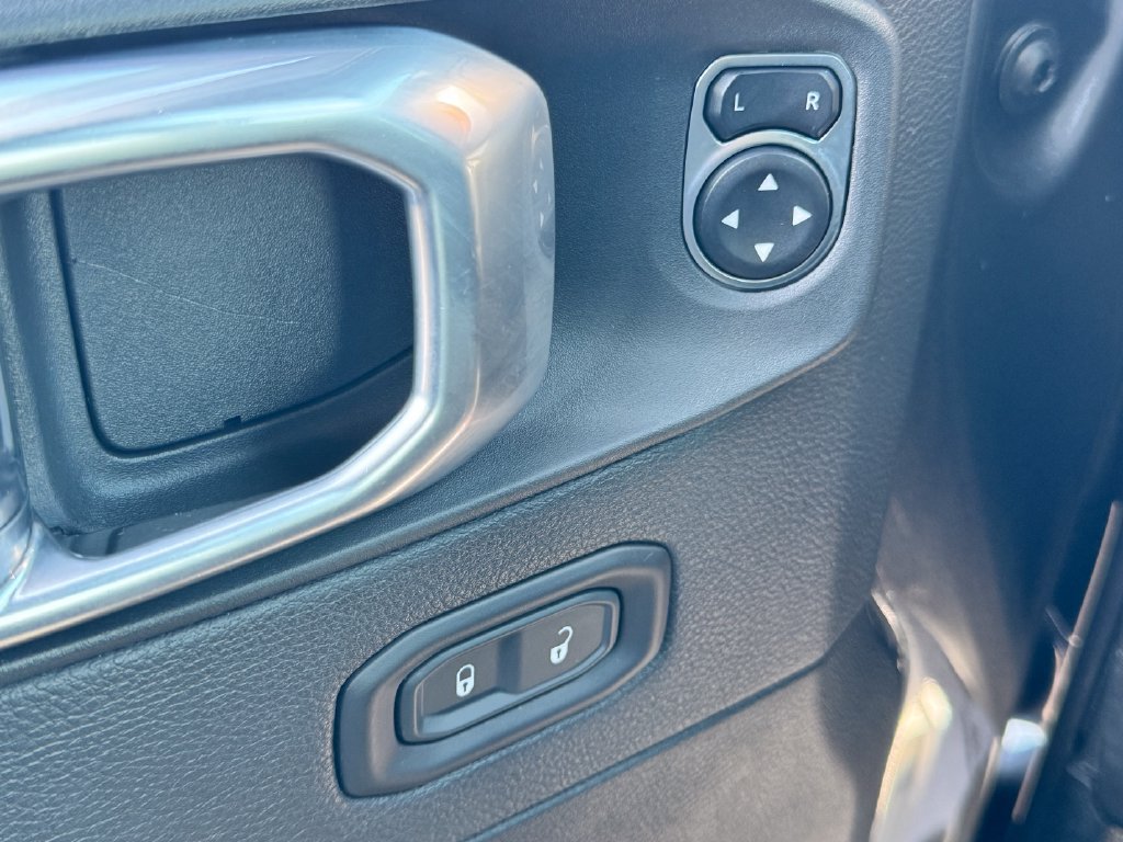 Used 2020 Jeep Gladiator Mojave AWD/4WD image 30