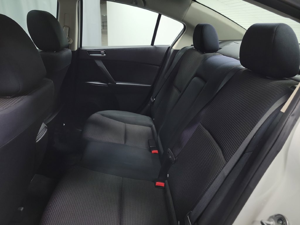 Used 2012 MAZDA MAZDA3 i Touring FWD image 30