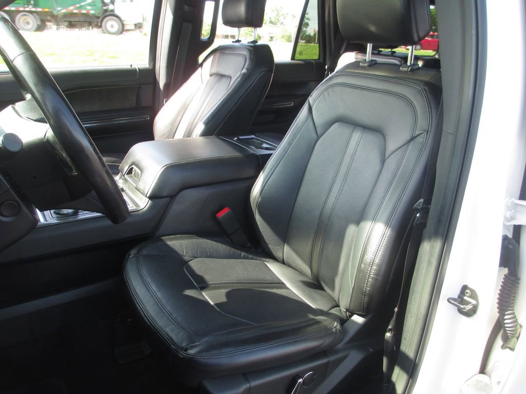 Used 2019 Ford Expedition Limited w/ Equipment Group 302A AWD/4WD image 21