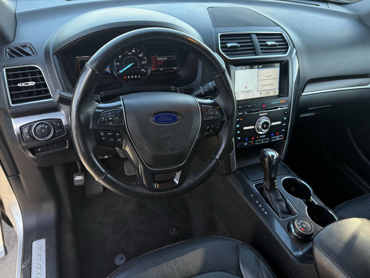 Used 2017 Ford Explorer Limited image 14