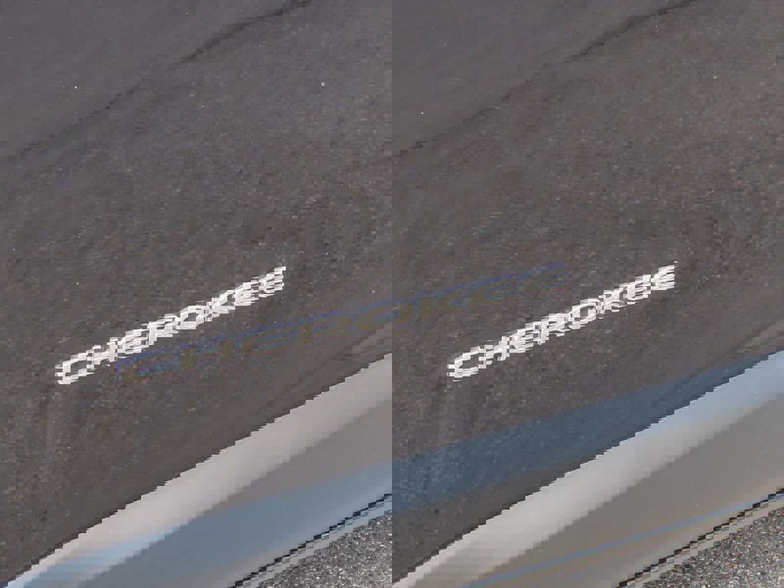 Used 2014 Jeep Cherokee Sport image 13