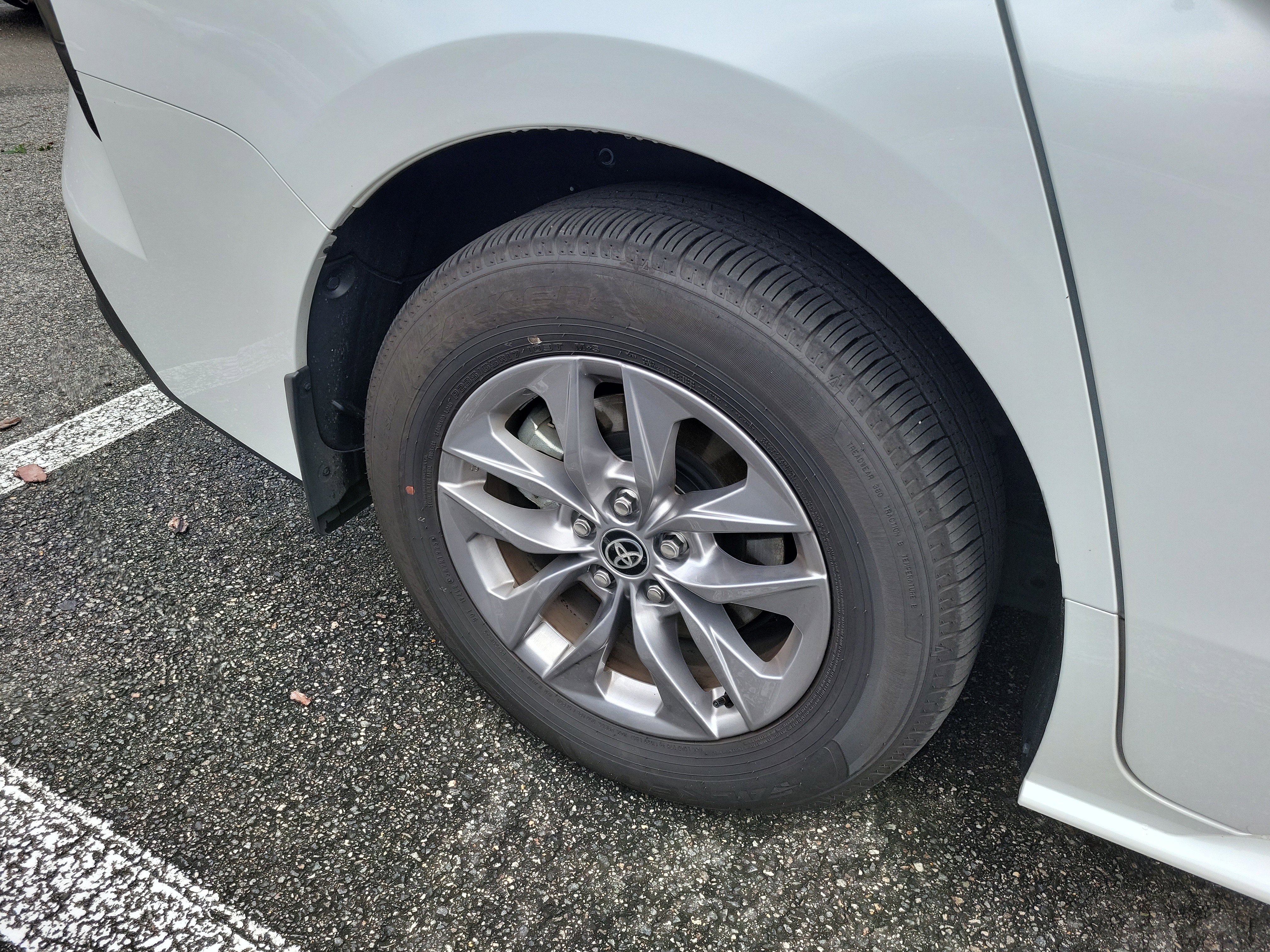 Certified 2026 Toyota Sienna XLE FWD image 12