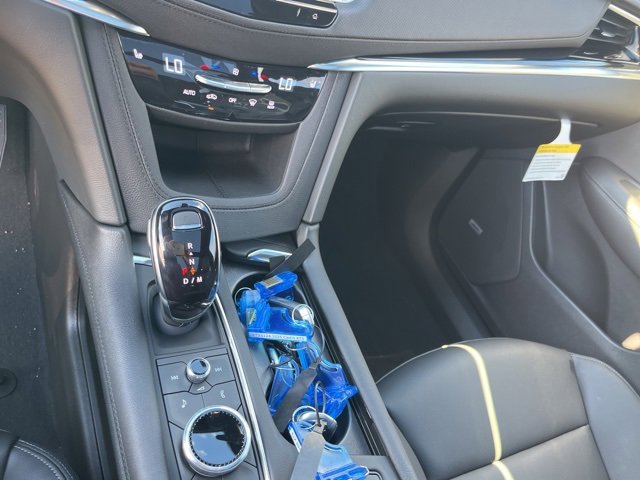 New 2025 Cadillac XT6 Luxury image 29