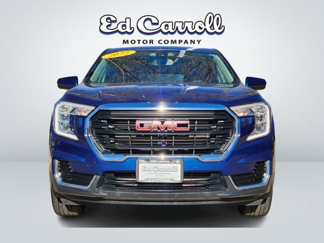 Used 2022 GMC Terrain SLE image 2