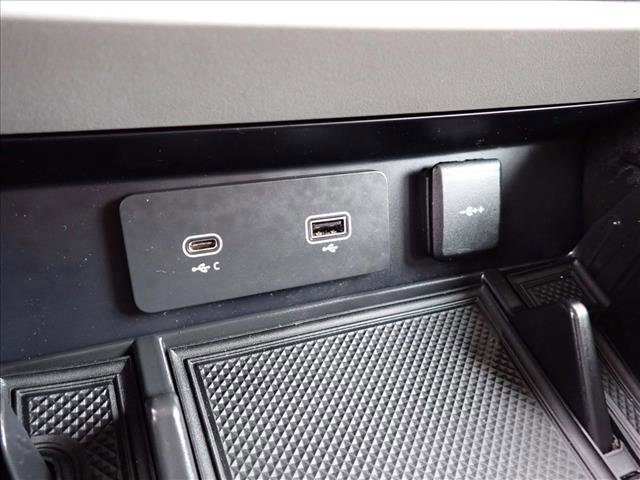 Used 2023 Land Rover Defender 110 S image 19