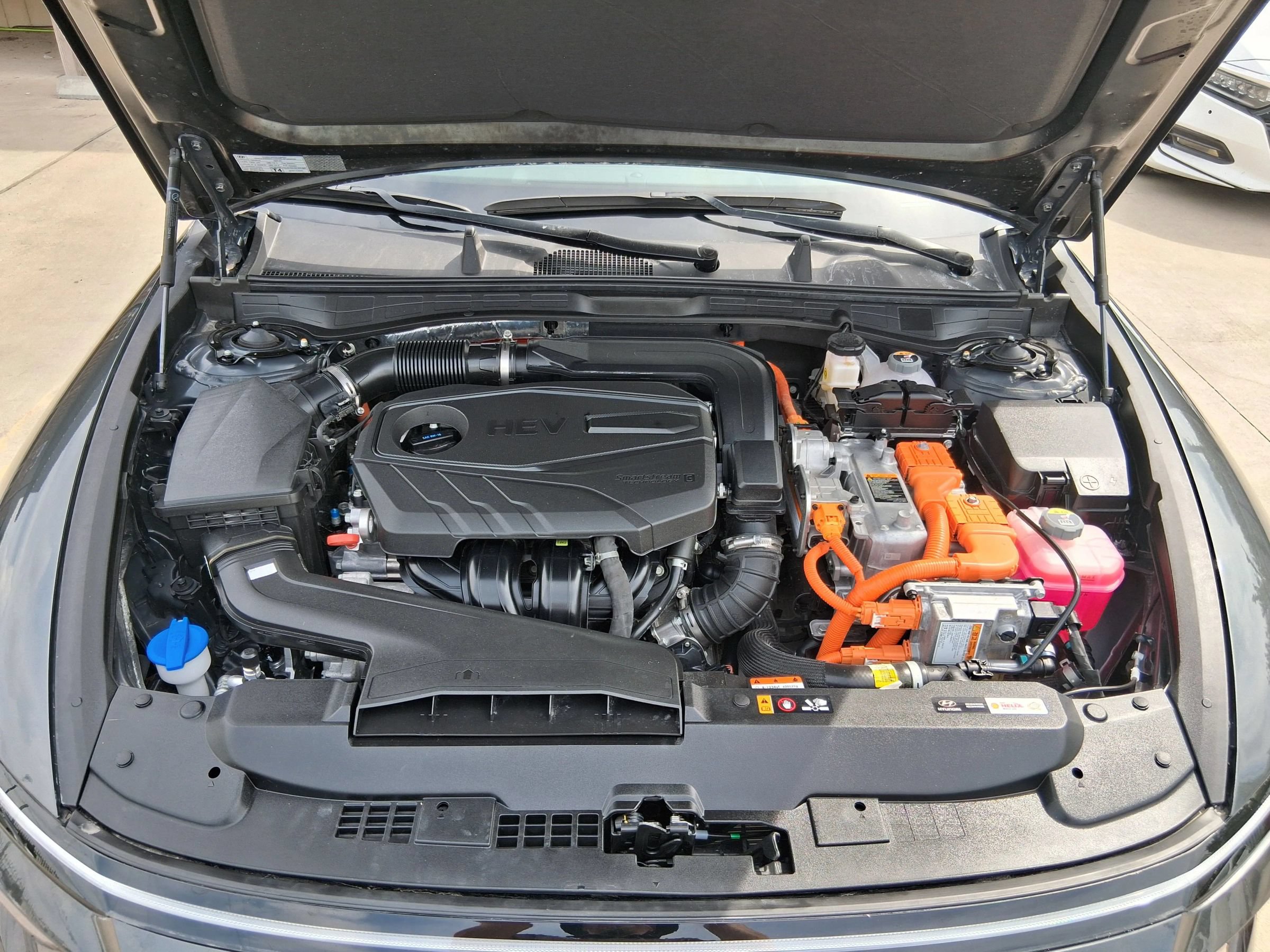 Used 2025 Hyundai Sonata SEL FWD image 16