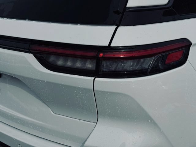 New 2026 Jeep Grand Cherokee Altitude image 6