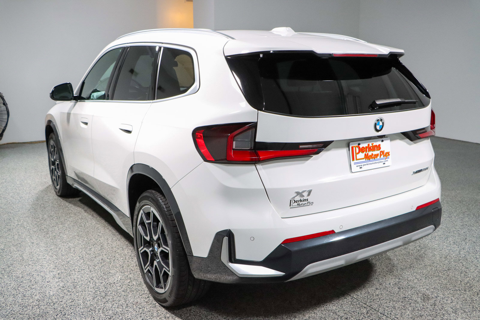 Used 2023 BMW X1 xDrive28i w/ Convenience Package AWD/4WD image 9