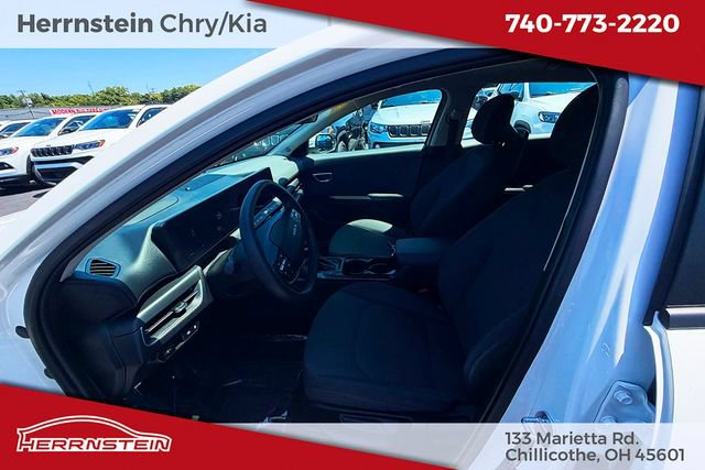 Used 2025 Kia K4 FWD image 13