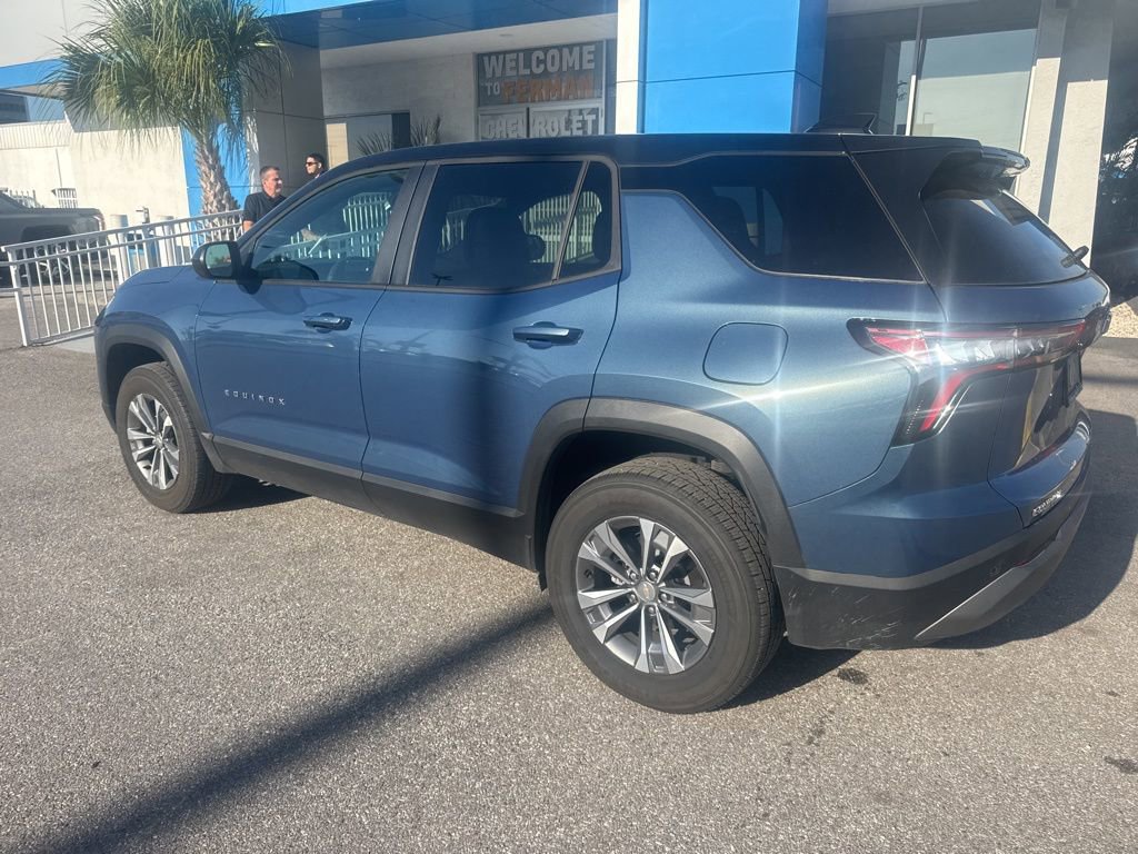 Used 2026 Chevrolet Equinox LT w/ Convenience Package II image 4