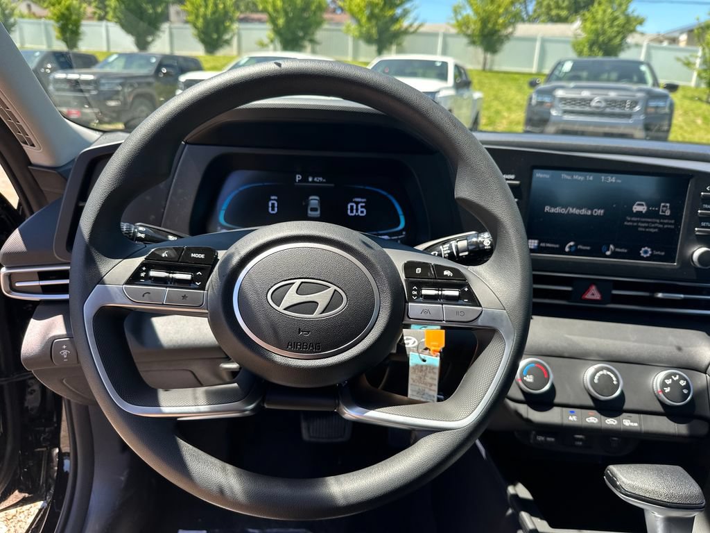 New 2026 Hyundai Elantra SE FWD image 18