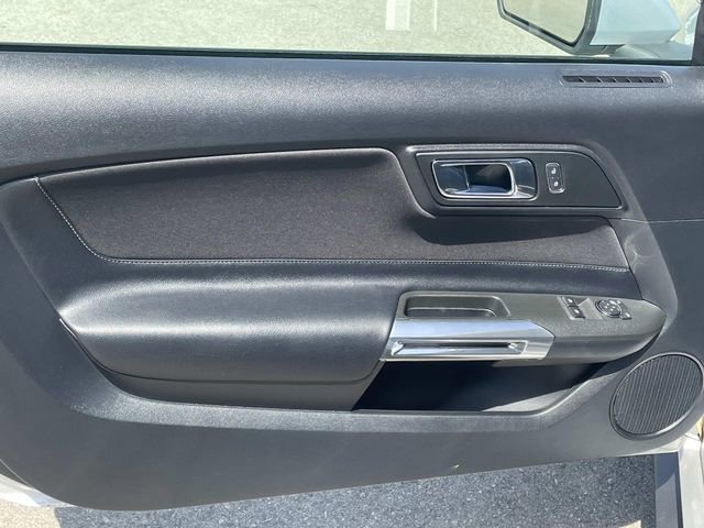 Used 2016 Ford Mustang Coupe RWD image 18