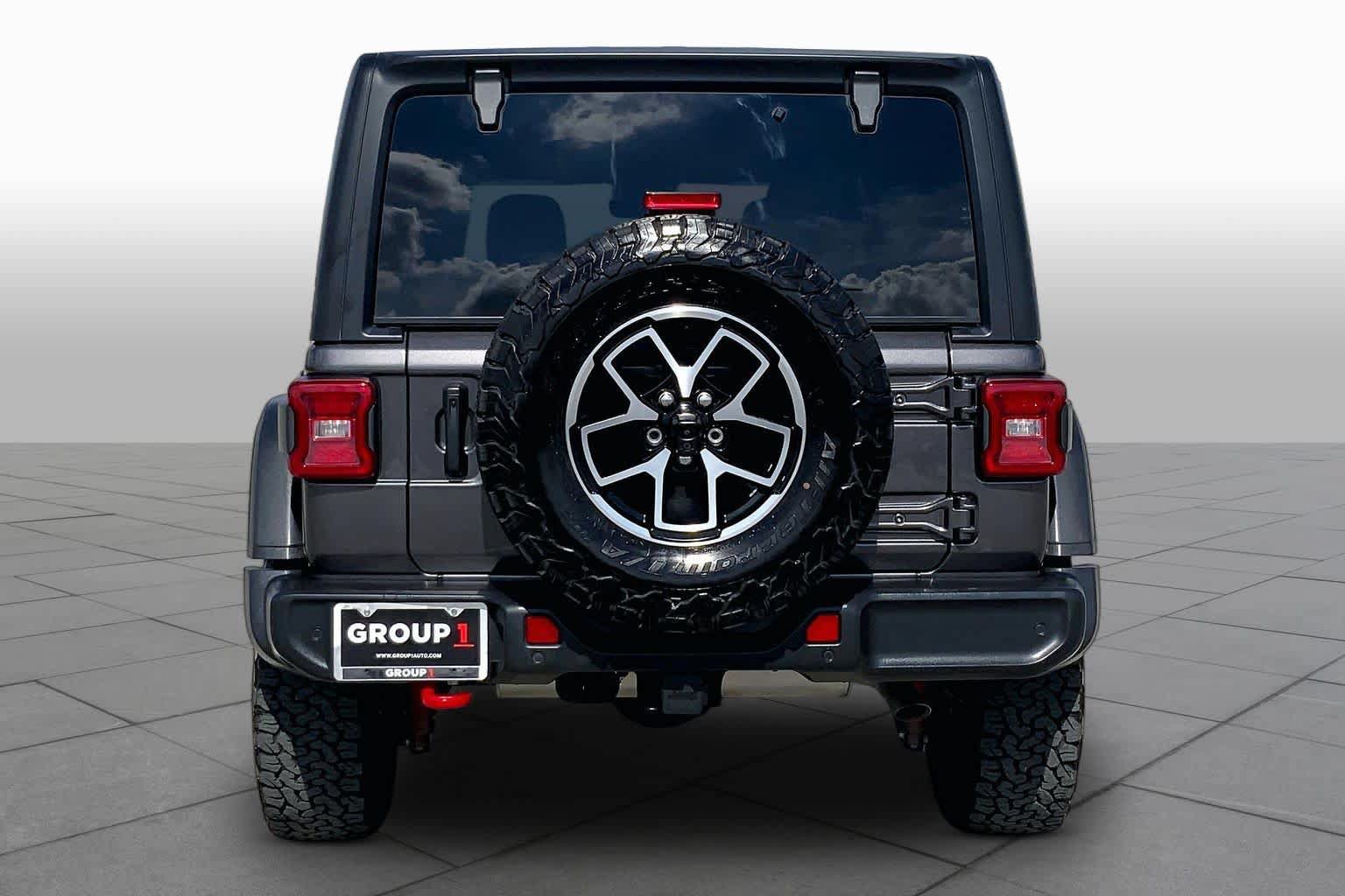 Used 2024 Jeep Wrangler Unlimited Rubicon w/ Technology Group AWD/4WD image 5