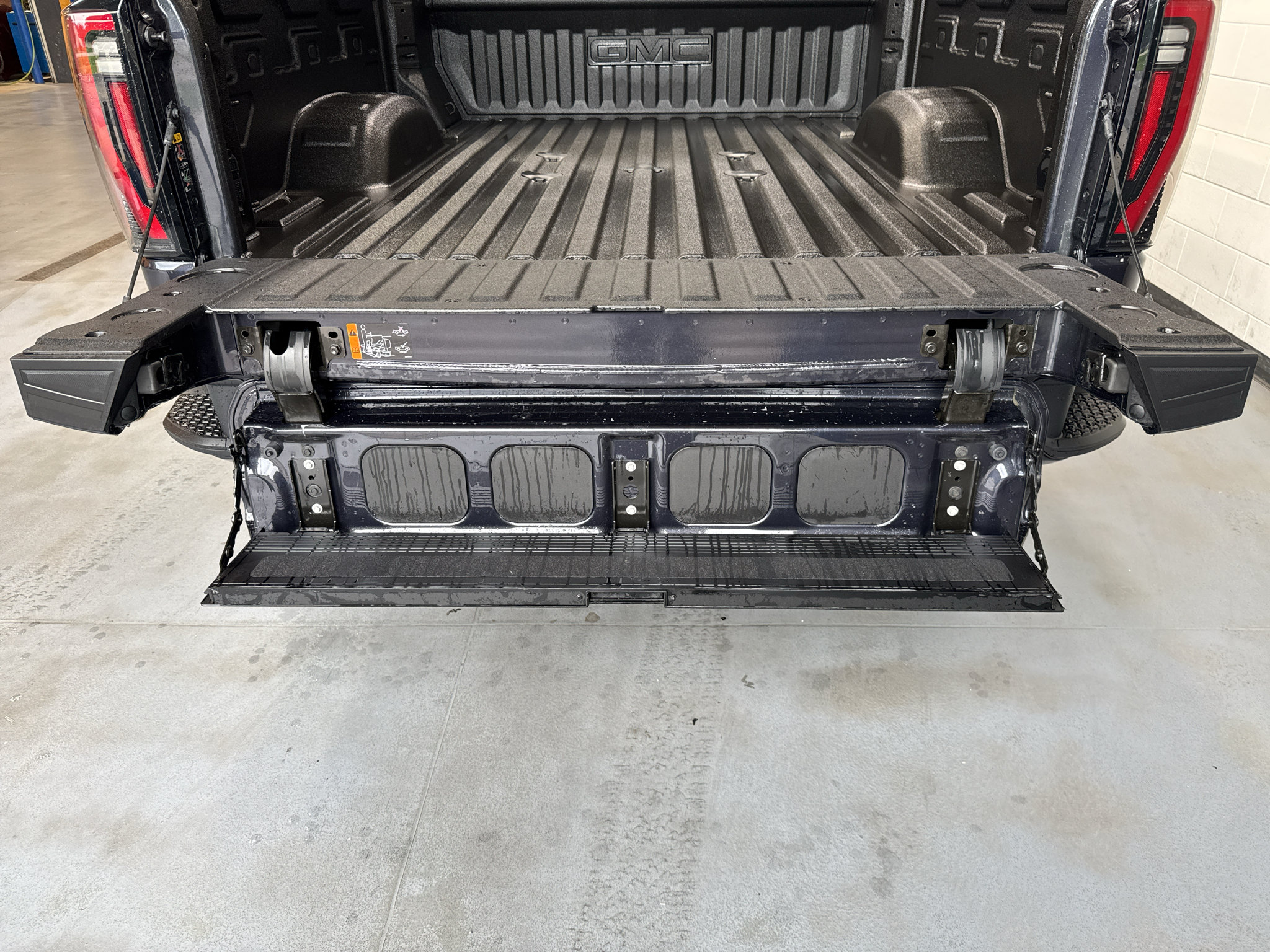 New 2026 GMC Sierra 2500 AT4 w/ AT4 Premium Plus Package AWD/4WD image 25