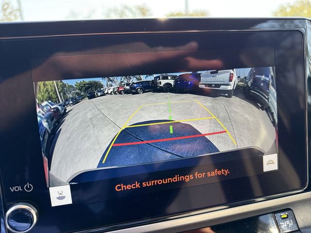 Used 2025 Toyota Camry SE image 17