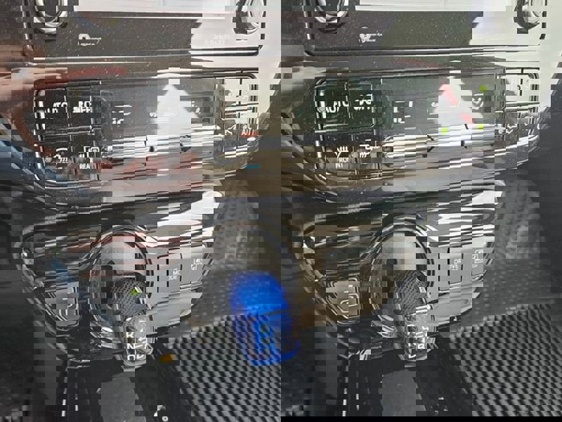 Used 2022 Toyota Prius XLE image 25