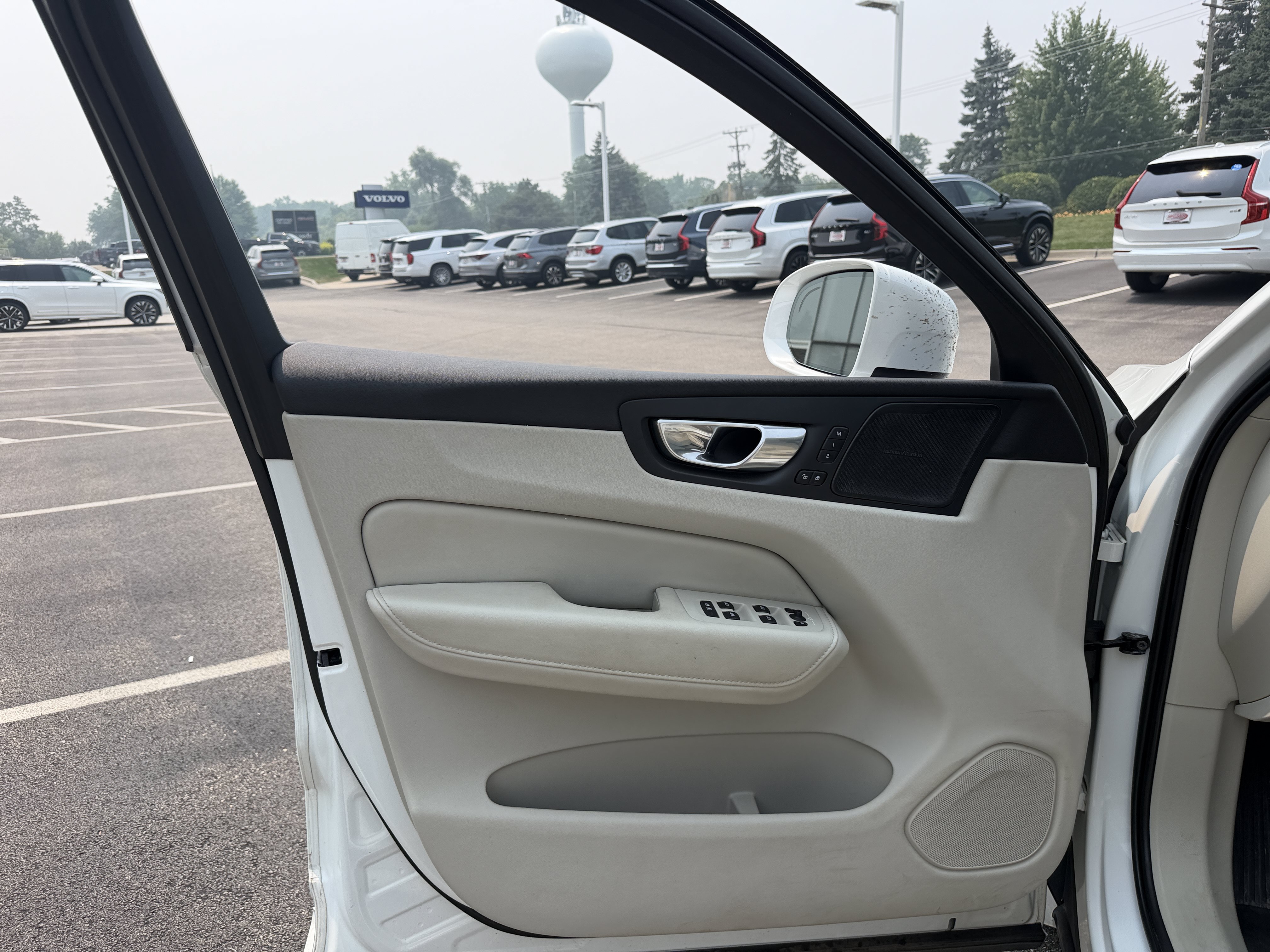 Used 2023 Volvo XC60 B5 Plus w/ Climate Package AWD/4WD image 7