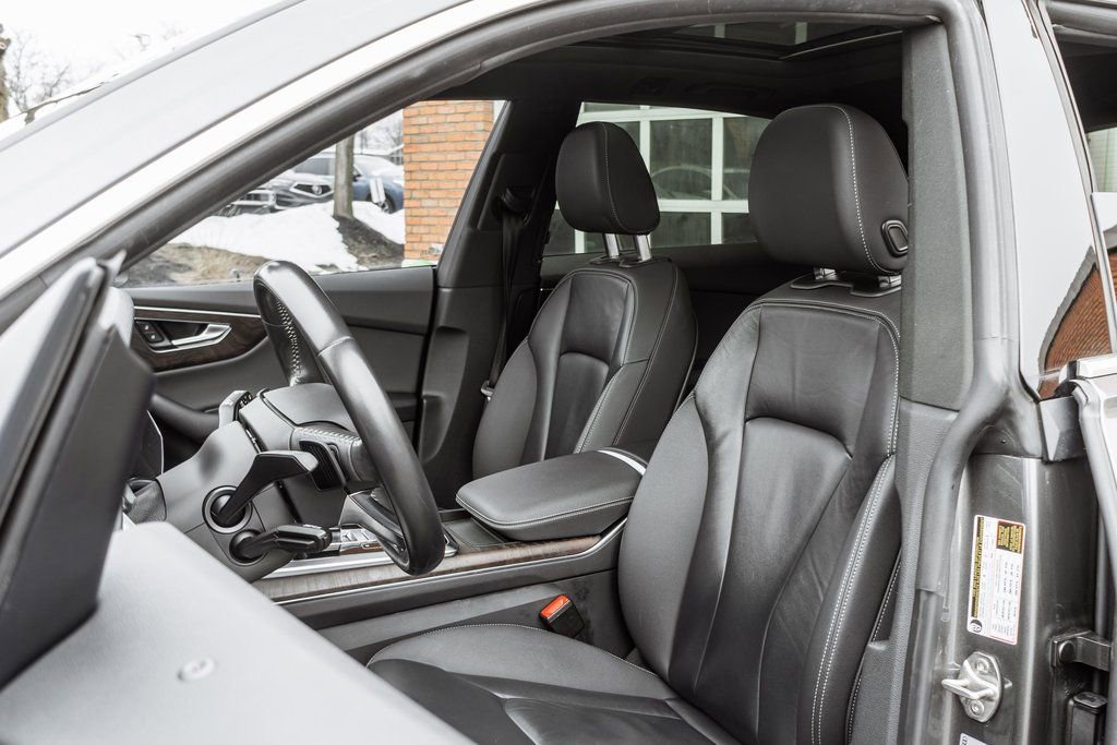 Used 2019 Audi Q8 Premium image 6