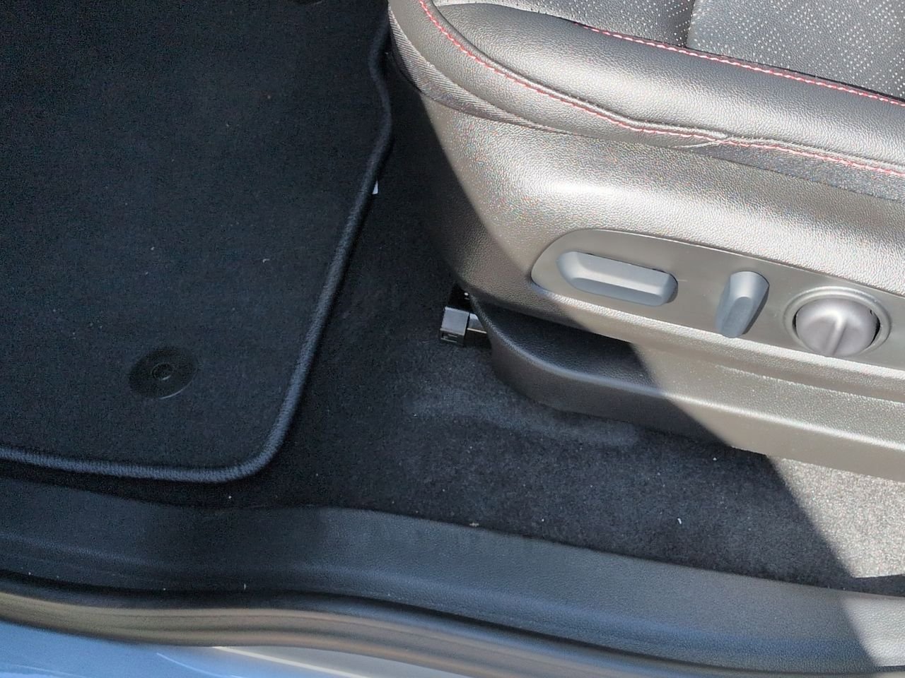 New 2027 Chevrolet Bolt RS w/ Technology Package FWD image 35
