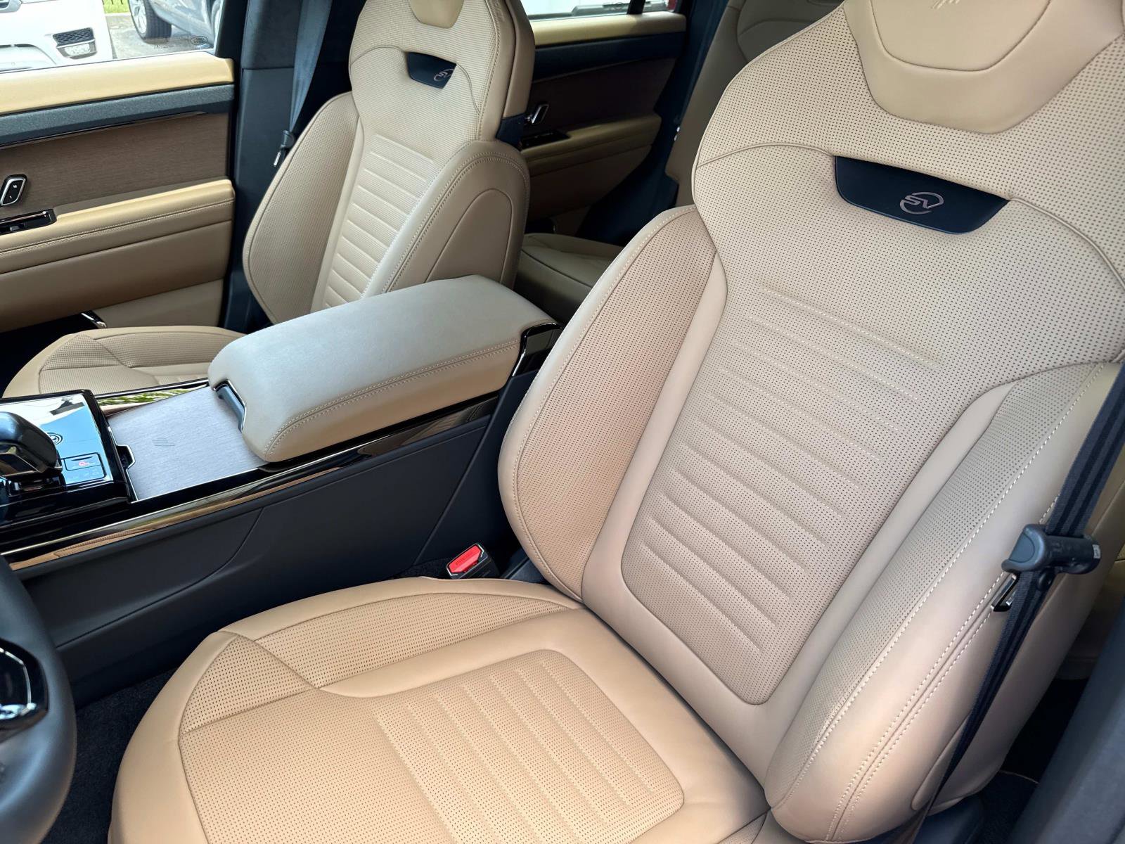 New 2025 Land Rover Range Rover Sport SV Edition Two image 17