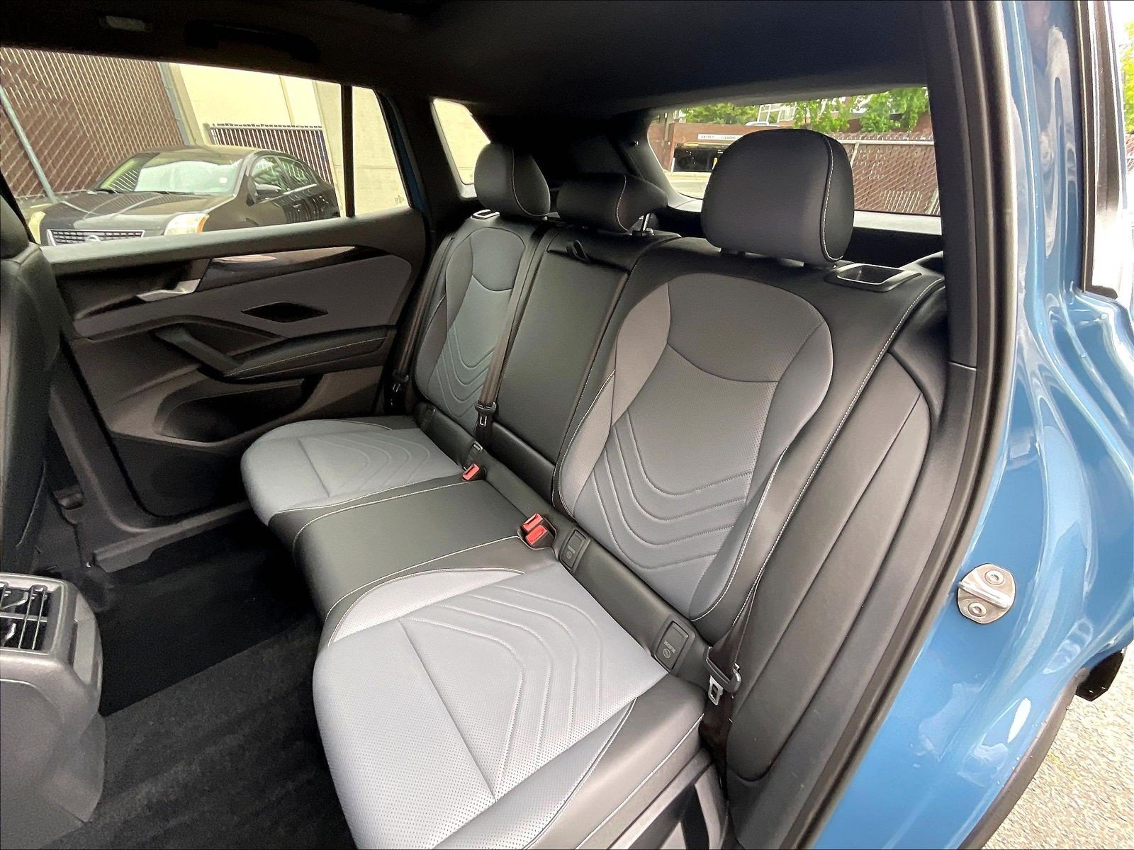 Certified 2025 Volkswagen Tiguan SE R-Line AWD/4WD image 25