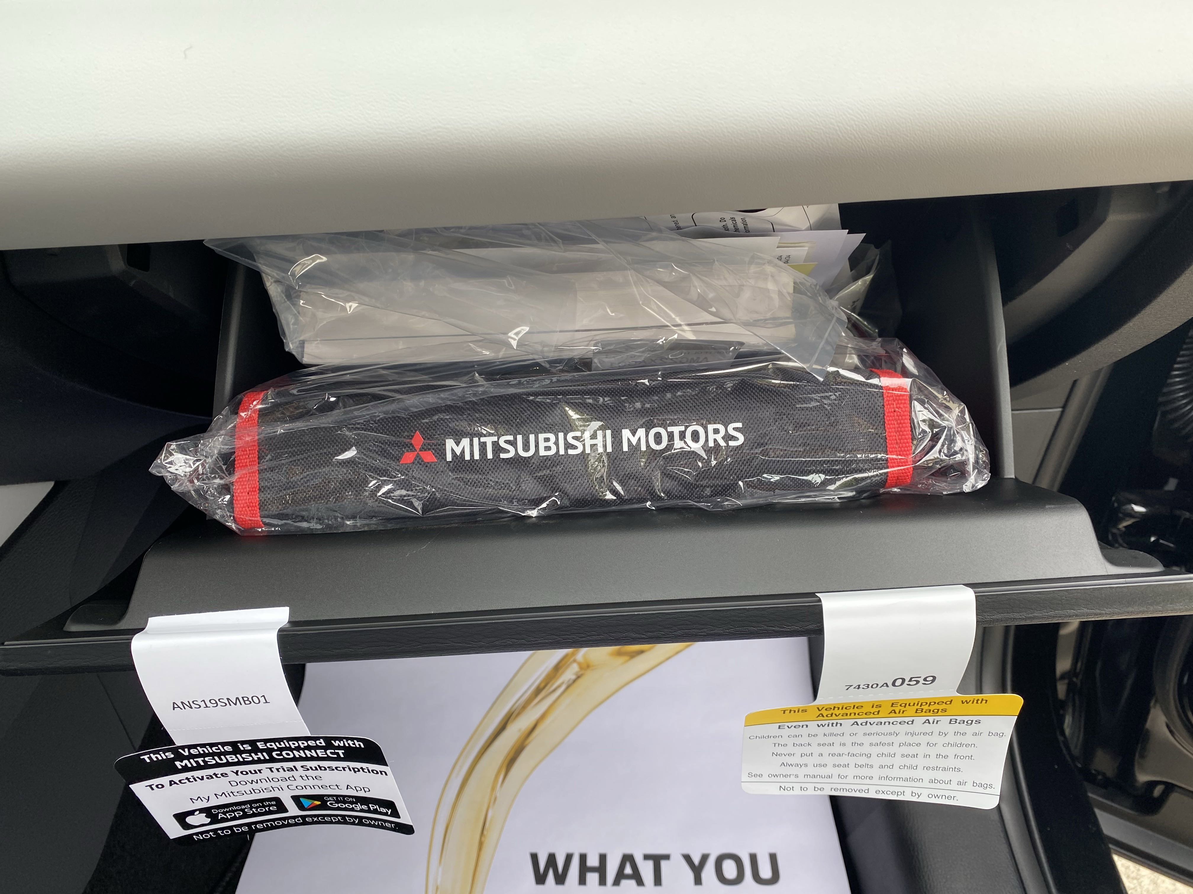 New 2025 Mitsubishi Outlander AWD image 25