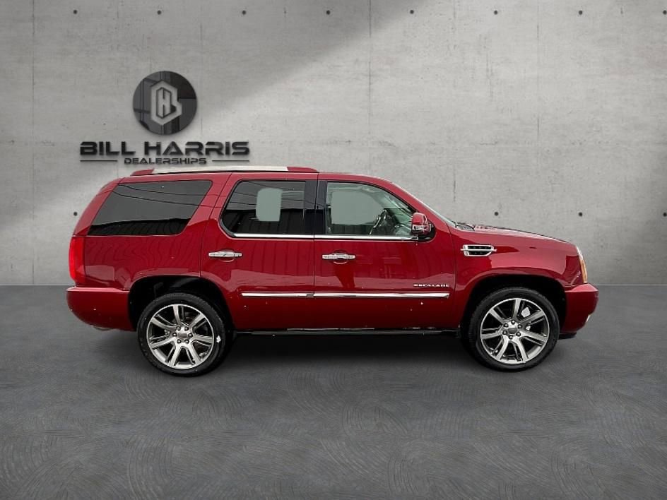 Used 2014 Cadillac Escalade Luxury image 4