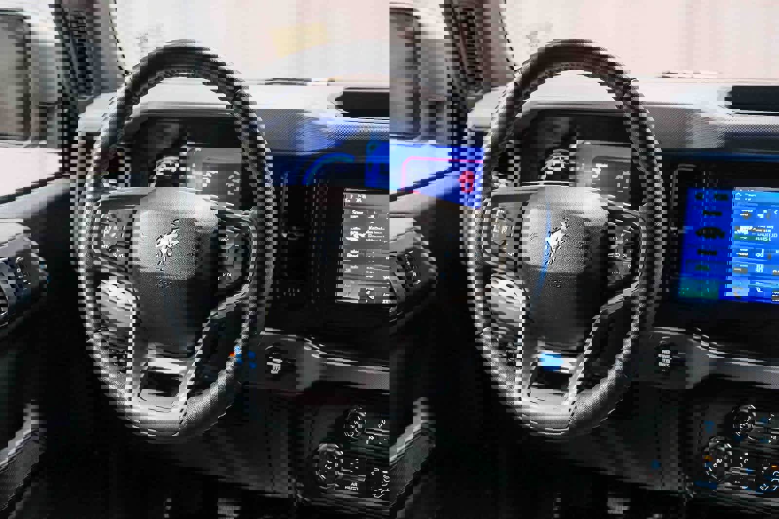 Used 2023 Ford Bronco Big Bend image 17