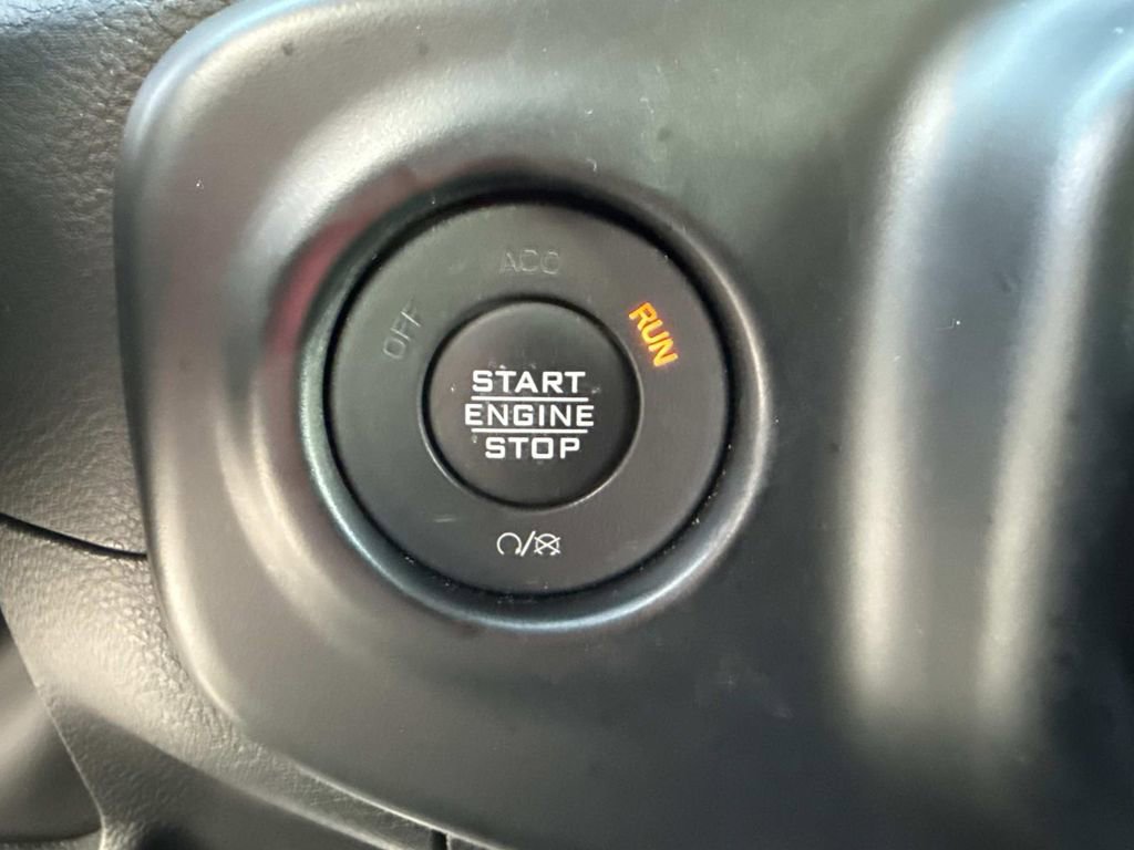 Used 2022 Jeep Gladiator Sport image 37