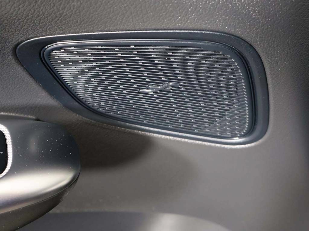Used 2025 Mercedes-Benz GLC 350e 4MATIC image 53