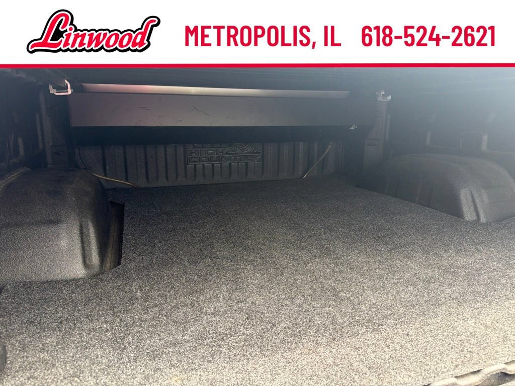 Used 2022 Chevrolet Silverado 1500 High Country w/ High Country Premium Package AWD/4WD image 10