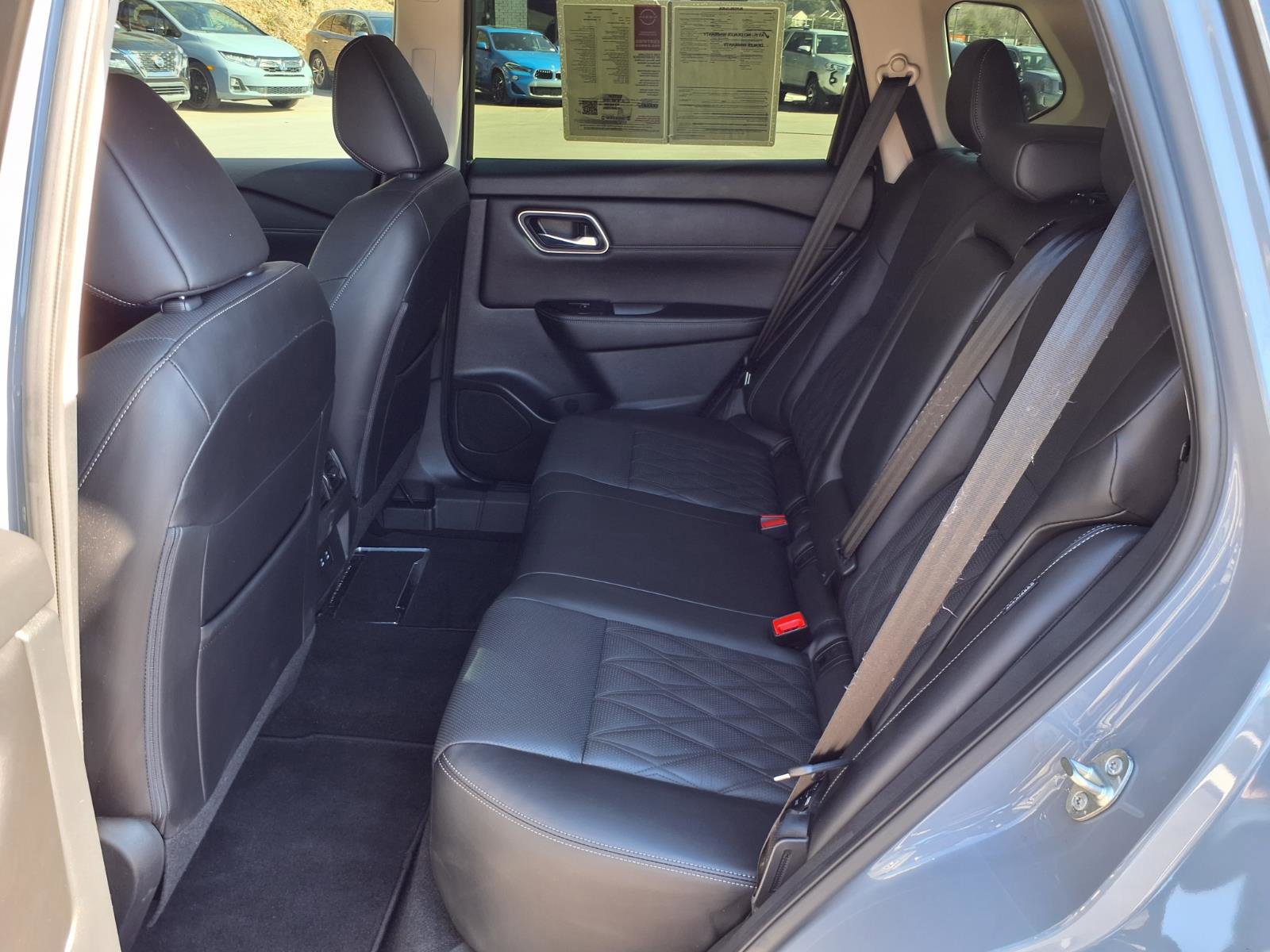 Used 2024 Nissan Rogue Platinum image 10