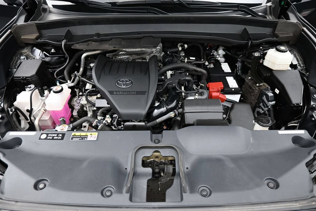 Used 2024 Toyota Grand Highlander AWD image 16