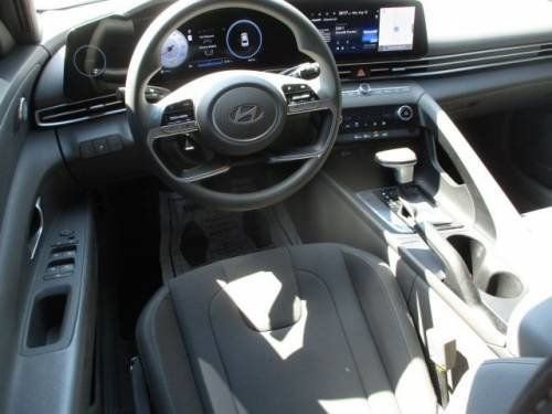 Used 2024 Hyundai Elantra SEL FWD image 4