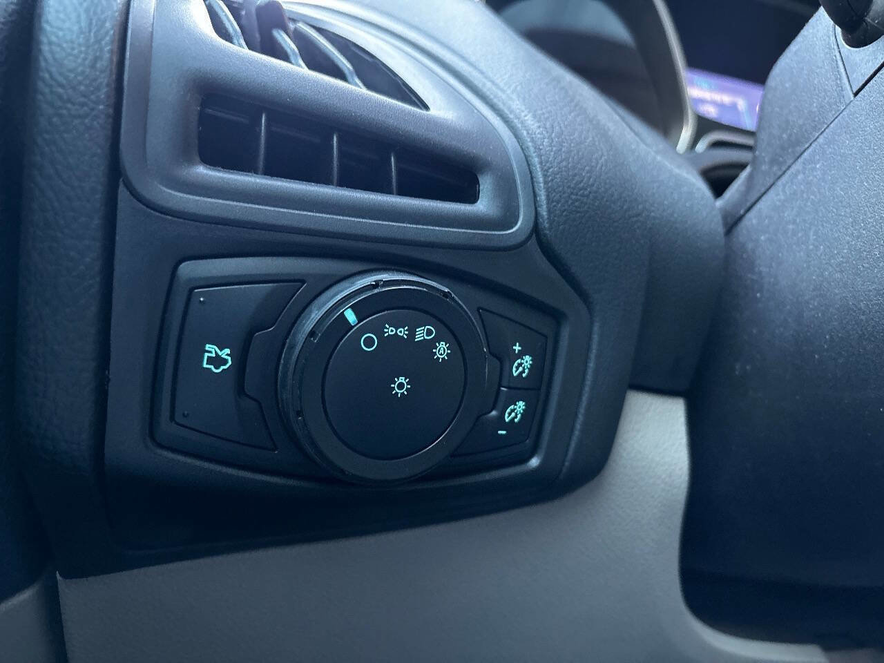 Used 2013 Ford Focus SE image 24