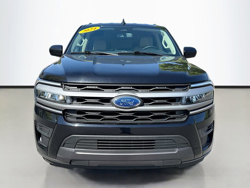 Used 2024 Ford Expedition XLT image 2