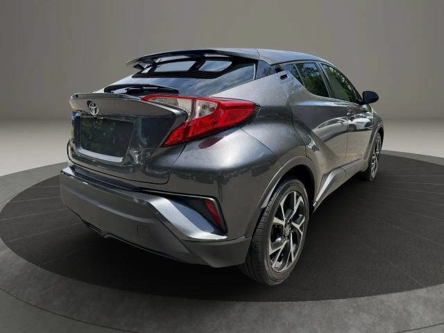 Used 2020 Toyota C-HR XLE FWD image 5