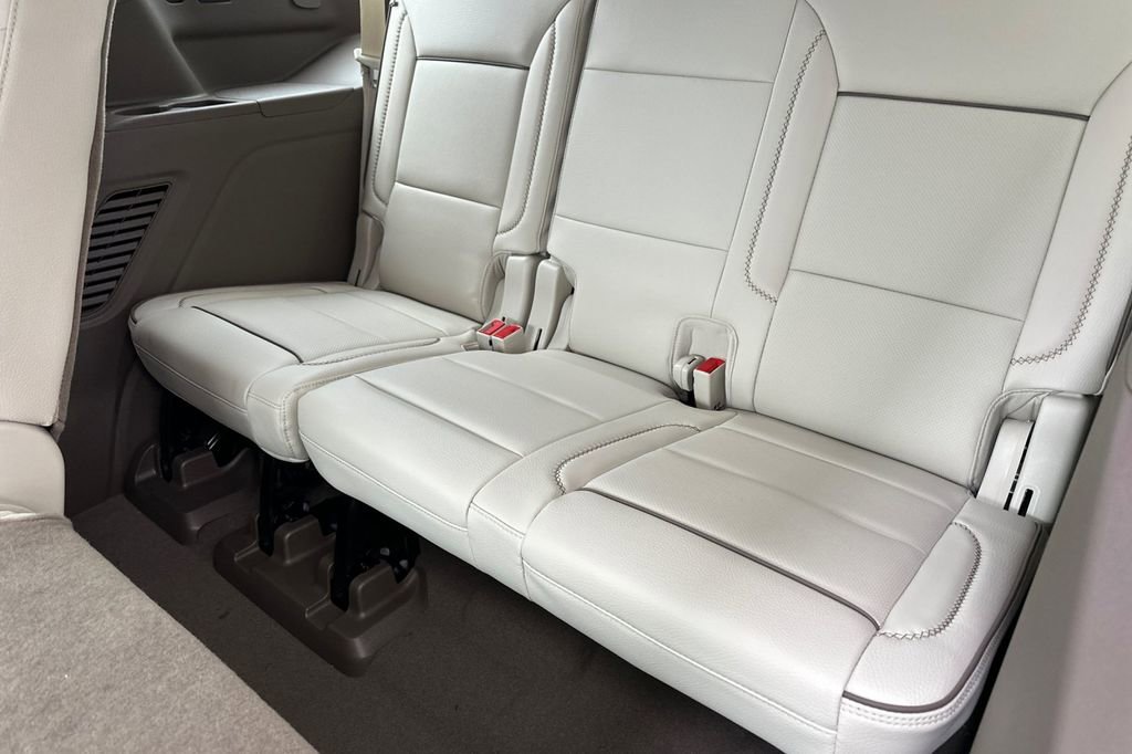 New 2026 GMC Yukon Denali AWD/4WD image 13