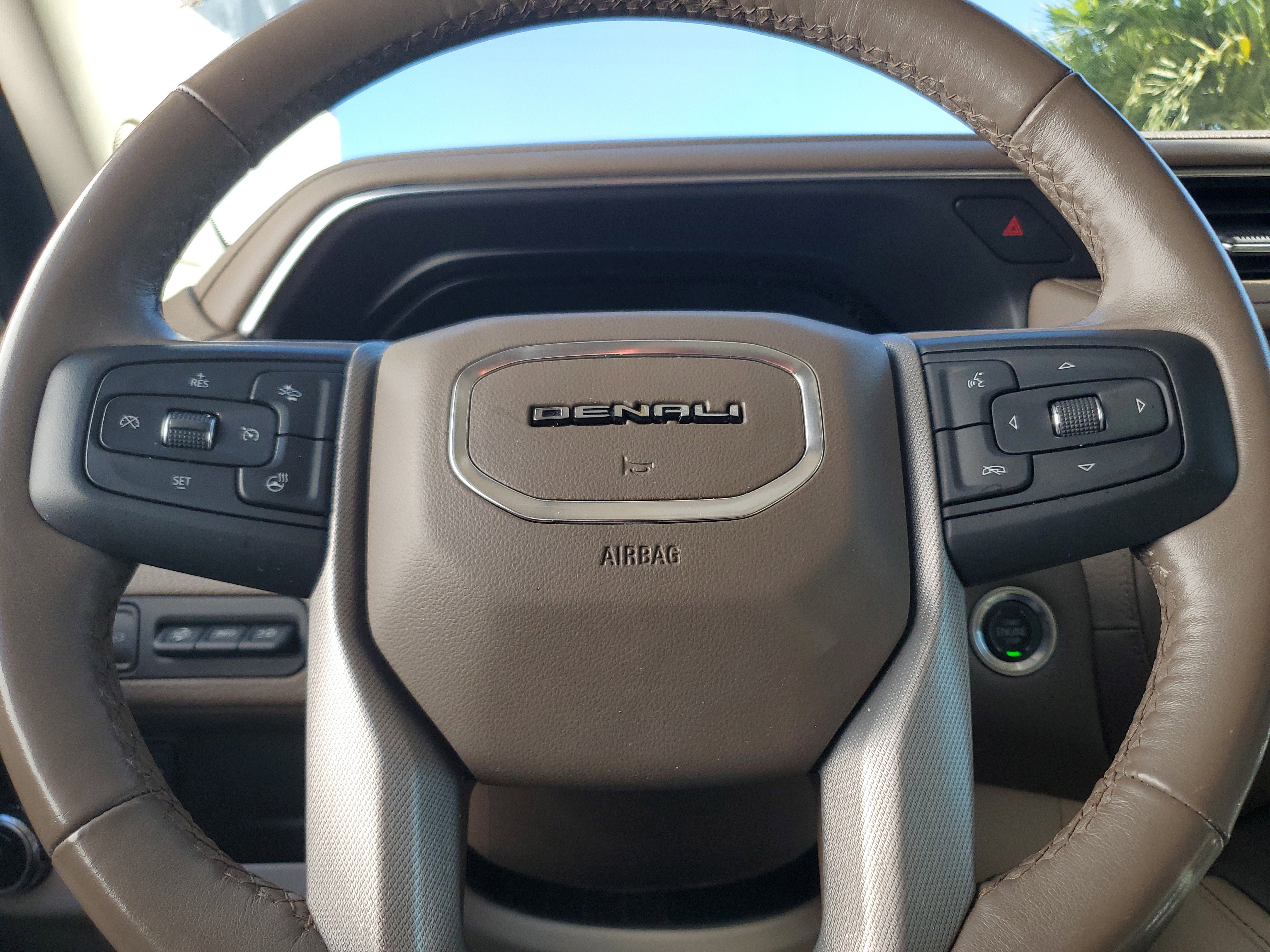 Certified 2022 GMC Yukon XL Denali image 23