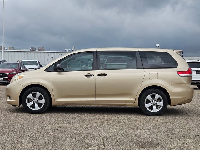 Used 2012 Toyota Sienna FWD image 8