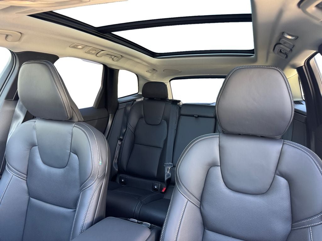 New 2026 Volvo XC60 B5 Ultra w/ Protection Package Premier AWD/4WD image 24