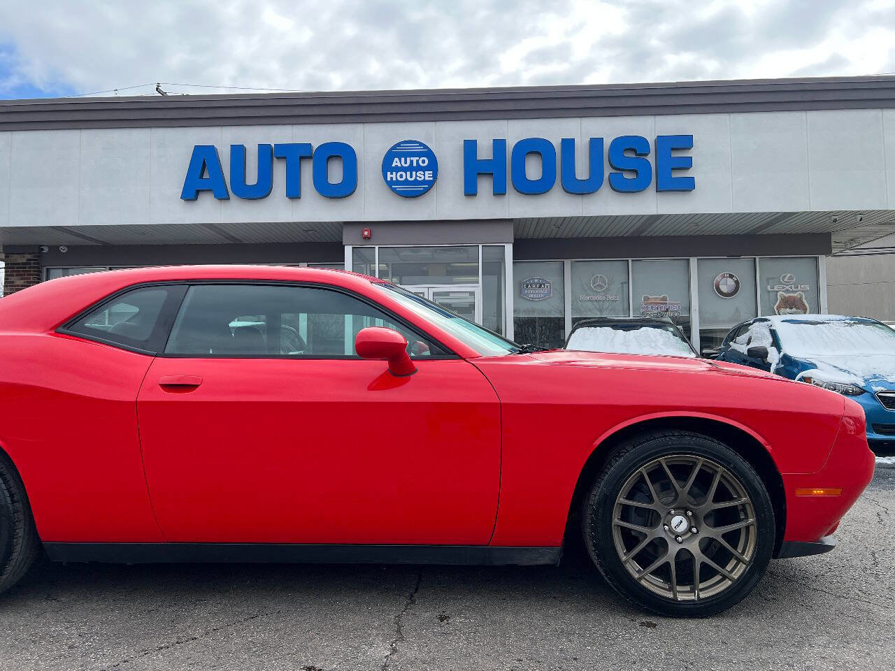 Used 2015 Dodge Challenger SXT image 33