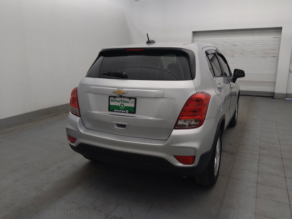 Used 2020 Chevrolet Trax LS w/ Tint and Cruise Package FWD image 9