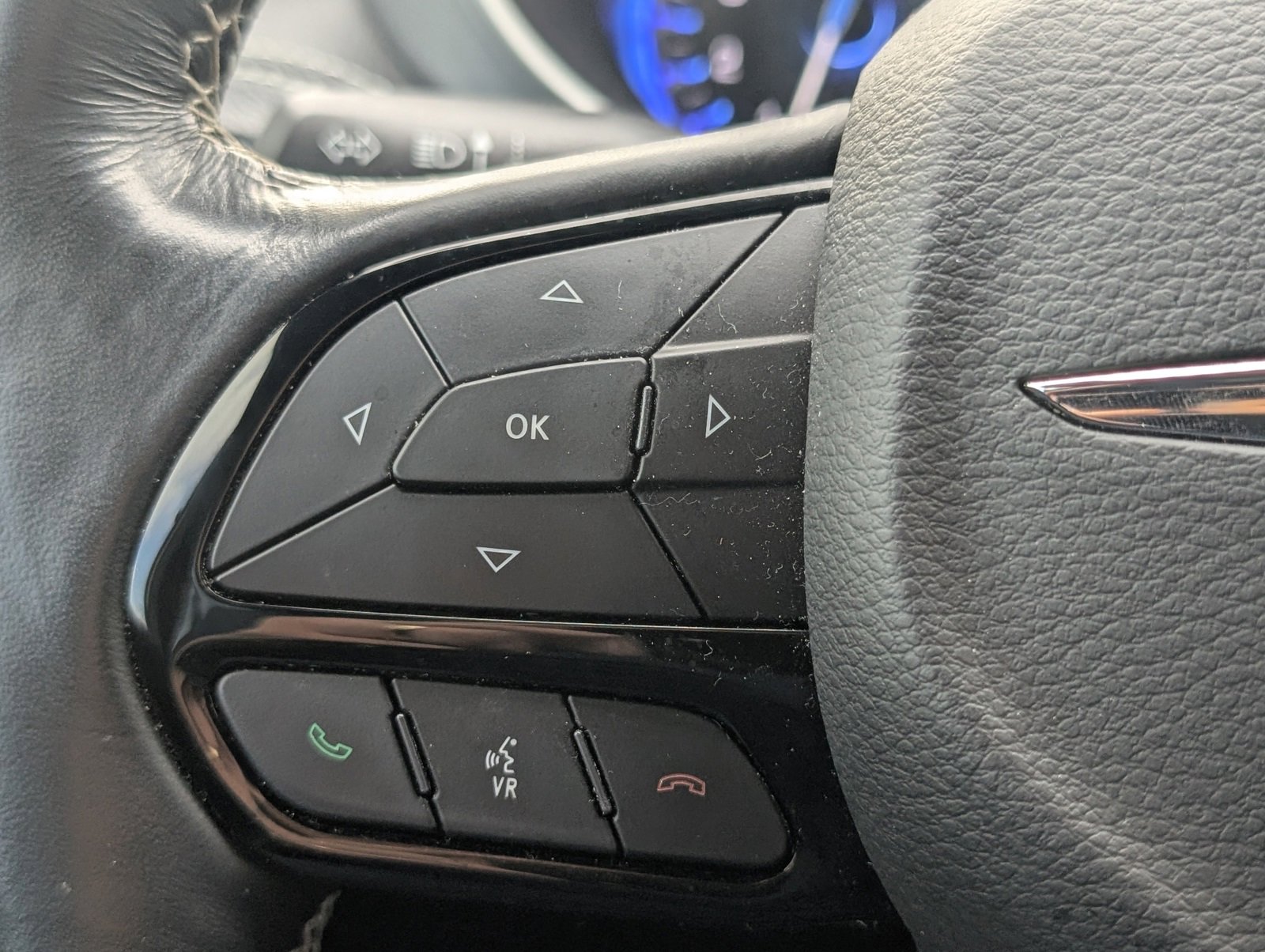 Used 2021 Chrysler Pacifica Touring-L w/ Uconnect Theater Family Group image 14